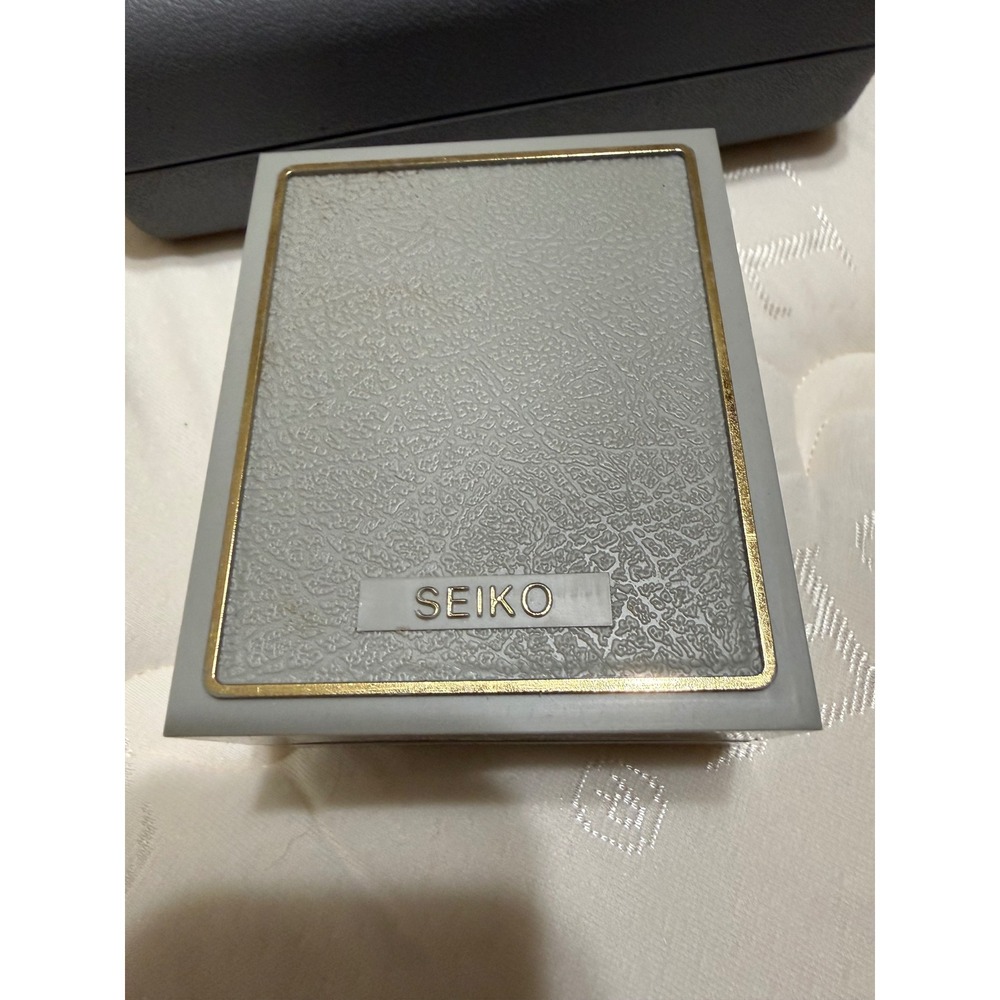 Seiko Mens 7N43-8111 Quartz Two Tone Jubilee Bracelet Watch Silver Dial with Box - Picture 4 of 4